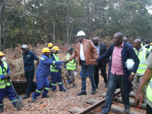 [:fr]SNCC: Renouvellement de 19 km de la voie entre lufupa et lupasa[:]