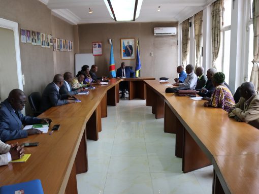 [:fr]SNCC : En phase avec la vision du Chef de l’État:  »le peuple d&rsquo;abord », Fabien Mutomb soucieux de respecter les droits acquis des familles des anciens cheminots[:]
