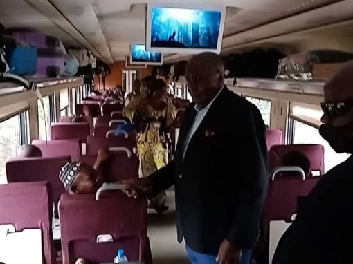 [:fr]Sncc :Fabien Mutomb satisfait des conditions de voyage par train Express[:]